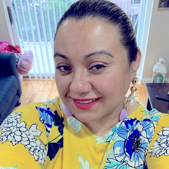 Meet your Posher, Etna - Picture 1 of 1